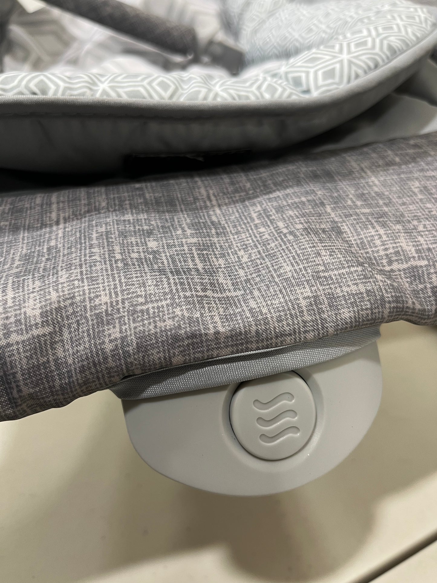 Summer Infant 2-in-1 Bouncer & Rocker Duo - Heather Gray (Gently Used)